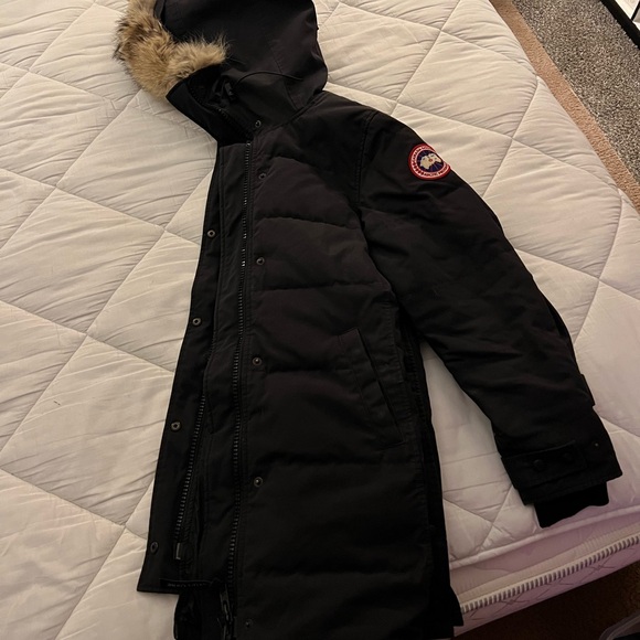 Canada Goose Navy Puffer Coat with Fur Trim - Picture 2 of 8